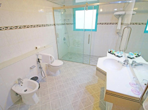 Отель The George Hotel