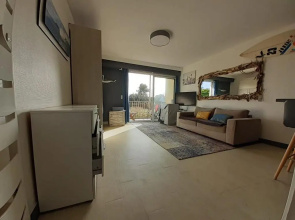 Studio 200 meters from the main beach