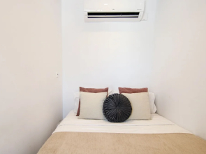 Phaedrus Living: Seaside Luxury Flat Harbour 109