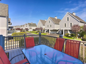 Family-friendly Port Clinton Home w/ Private Deck