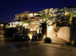 Aquarius Apartments by Checkin