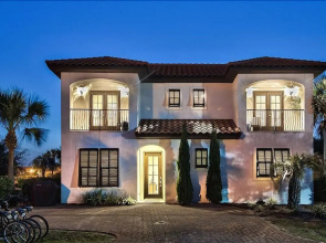 Beyond the Sea 5 Bedroom Holiday Home by Five Star Properties