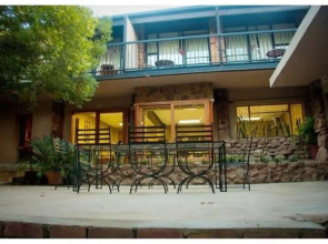 Mountain Manor Guest House & Day Spa