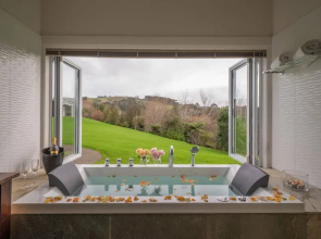 Woodhouse Mountain Lodge