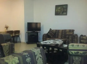 Crown Suites Hotel
