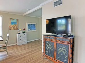 Siesta Heron Suites & Villas