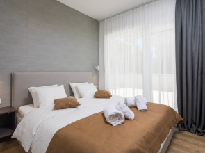 Luxury Villa Juliet with Heated Pool