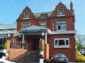 Pines Hotel