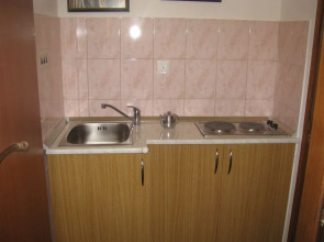 Apartment & Rooms House with Garden