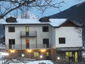 Roza’s Guest House