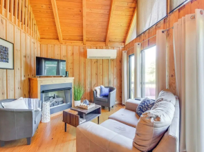 Lake Keowee Access: Idyllic Six Mile Cabin!