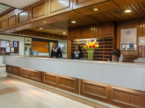 Mayhouse 680 Hotel