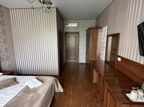 Rooms on Lunacharsky Street