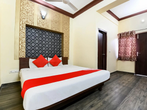 OYO 77903 Utsav Hotel