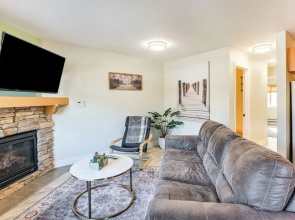 1 Mi to Stagecoach Chairlift: Stateline Condo