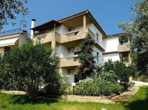 Nicholas Studios & Apartments