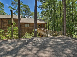 Mount Ida Condo w/ Balcony + Resort Amenities