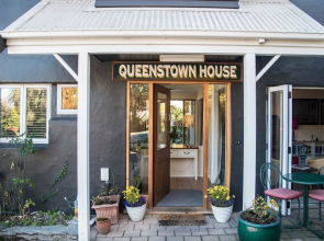 Queenstown House