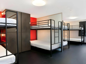 Space Hotel - Hostel