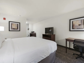 Cobblestone Hotel & Suites-RussellsPoint