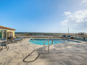 Riverfront Unit w/ Shared Pool & Dock in Melbourne