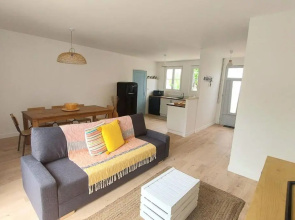 House 90 M With Pool And Garden