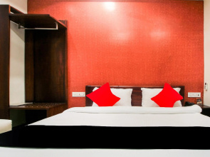 Townhouse OAK Hotel Grand Palace Banquet