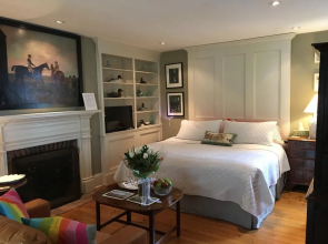 Dot's Landing Garden Room