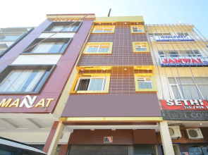OYO 28335 Hotel Classic