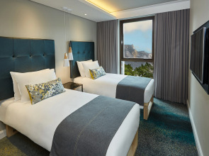 StayEasy Cape Town City Bowl