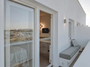 Nautica Suites