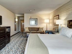Holiday Inn Express Hotel & Suites Warwick-Providence (Arpt) by IHG