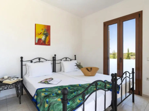 3 bedrooms villa with private pool enclosed garden and wifi at Kolympia 1 km away from the beach