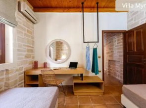 Villas Elia & Myrtia
