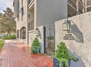 Relax By Pool: Harbour Town Resort Condo