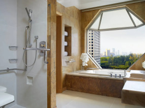The Ritz-Carlton, Millenia Singapore