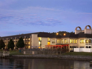 Holiday Inn Lake Guntersville