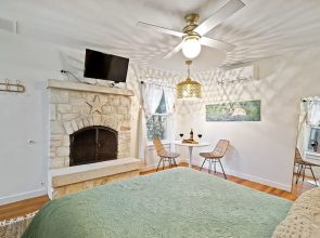 Gorgeous Tiny Home Just 5 min From Signor Vineyards!