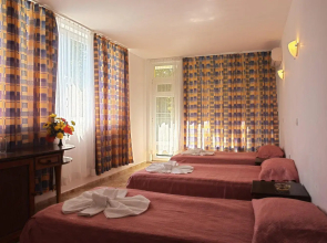 Sunny Varshava Hotel