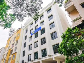 Fabhotel Royal Palace Inn