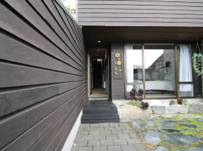 Spacious Lake View Alpine Townhouse Walk TO Town