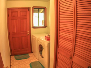 Hale Mauna Loa Upper - 11-3910 3rd St
