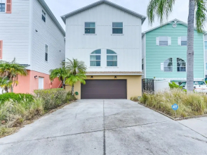Family-friendly Holiday Townhome With Boat Dock!
