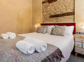 Nine O Clock San Agustin Suites by Valcambre