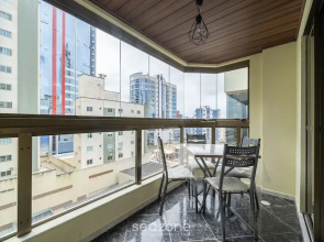 Apartment in Great Location in Meia Praia Eio6031