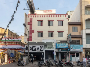 Capital O 18946 Admire Suit Hospitality