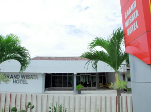 Grand Wisata Hotel by OYO Rooms