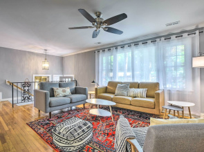 Bright Cary Home With Deck < 15 Mi to Raleigh!