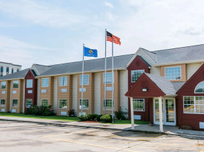 Days Inn & Suites by Wyndham Pryor