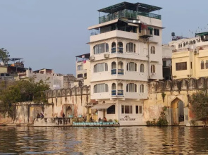 Jheel Hotel and Restaurent